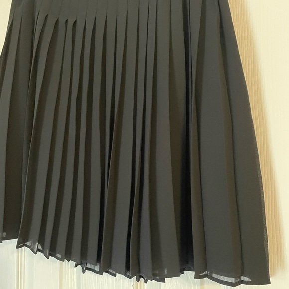 LOFT Black Pleated Skirt - Picture 2 of 2
